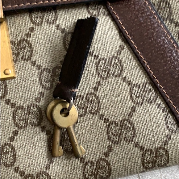 Authentic vintage Gucci clutch! - Picture 7 of 8